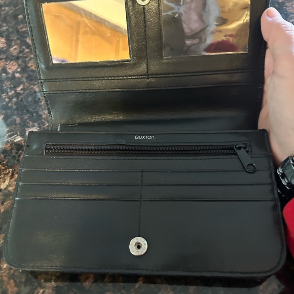 Buxton wallet. - Picture 2 of 3
